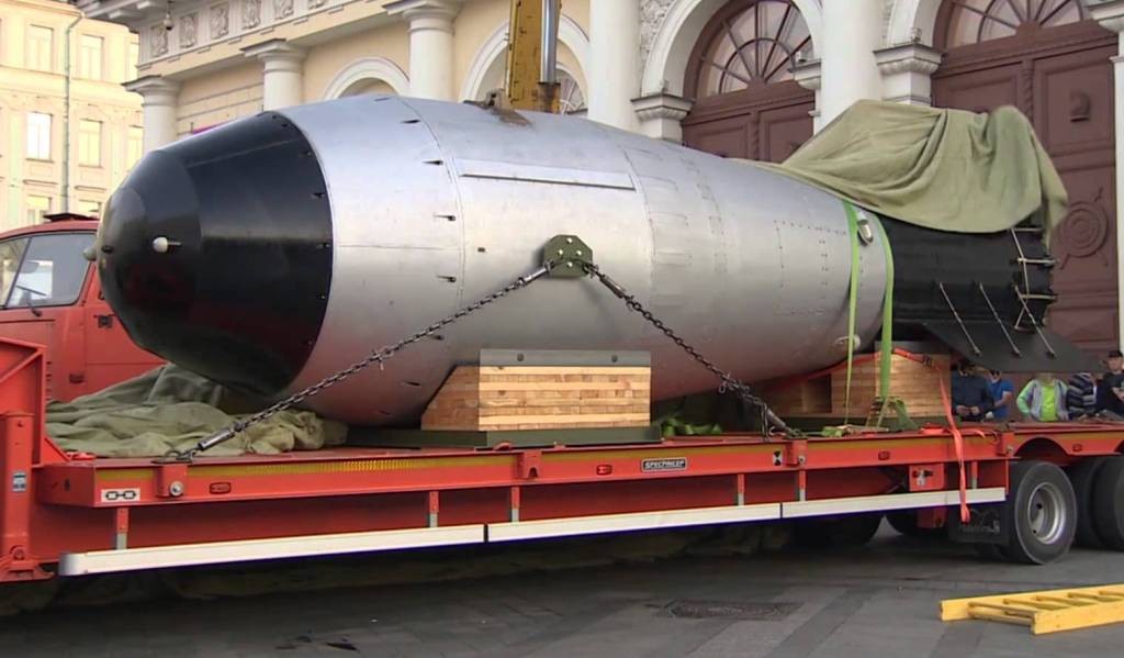 Скинуть ядерку. Ан602 царь-бомба. Ан602 царь-бомба Курчатов. Ан602 (на западе — «царь-бомба»). Самая большая атомная бомба в мире.